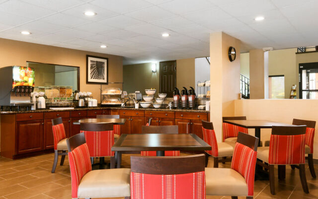 Comfort Inn & Suites