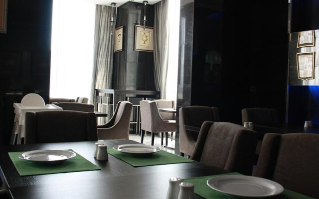 White Feather Hotel Apartments