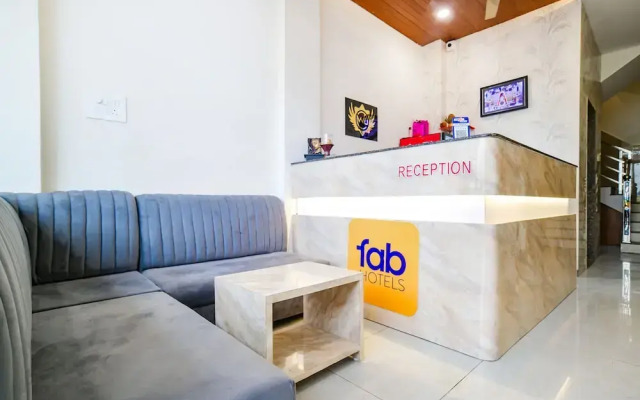 Fabhotel Woodlark Inn