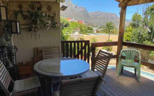 Room-living In Camps Bay Summer