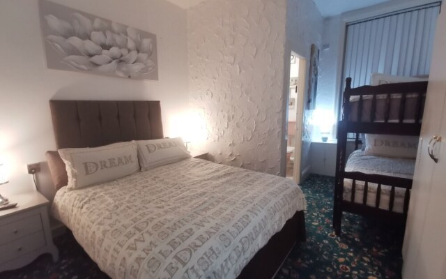 6 Person - 1 - Bed Apartment in Blackpool