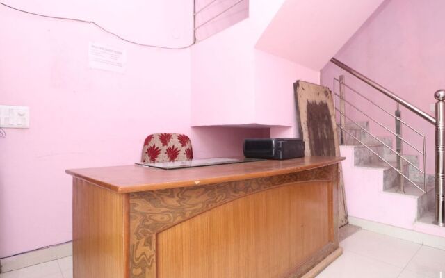 Spot On 39951 Multani Residency
