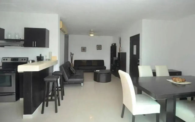 Poolside tranquil apartment in Playa del Carmen