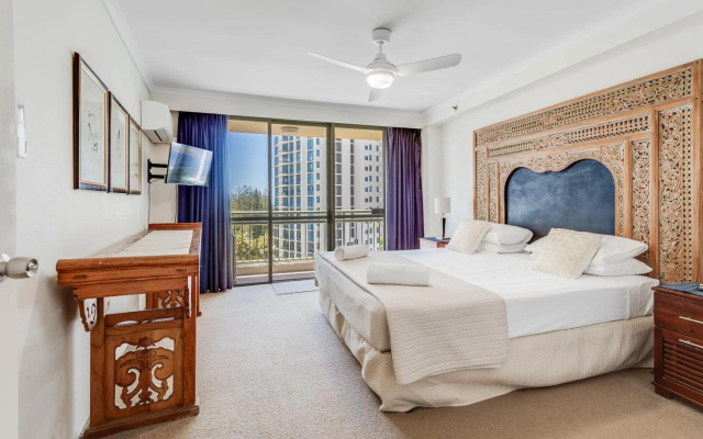 The Meriton on Main Beach – Guest Rooms – Gold Coast