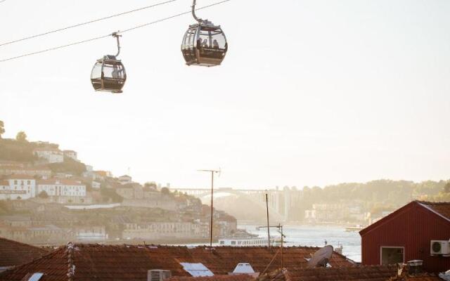 Porto Views & Wines by Porto City Hosts