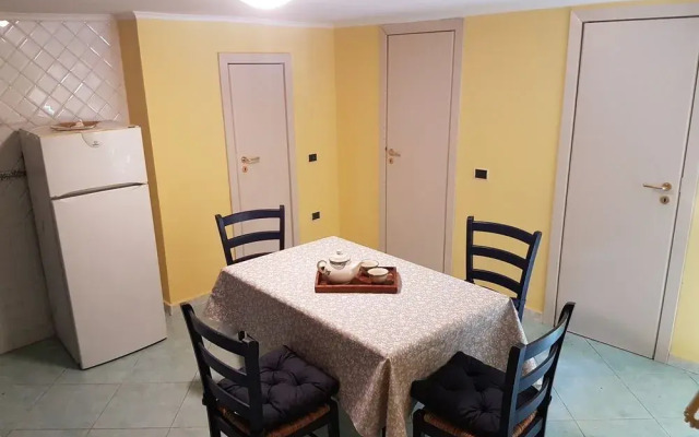 Sulle spalle della Regina