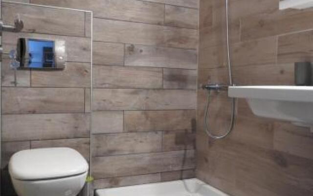 Theania Luxury Apartment