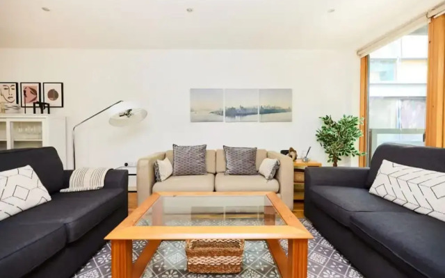 The Jasper Walk Escape - Charming 2bdr Flat With Balcony