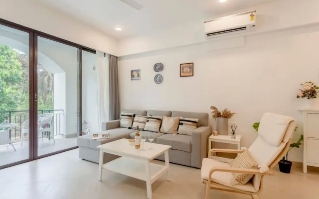 1BR Apt in Candolim With Pool 5 Mins From Beach