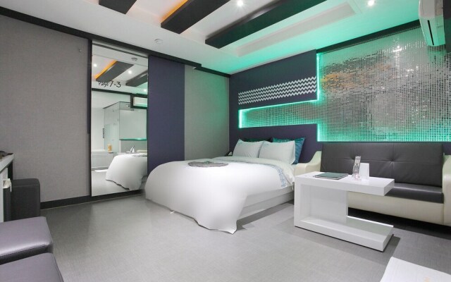 Hotel Page