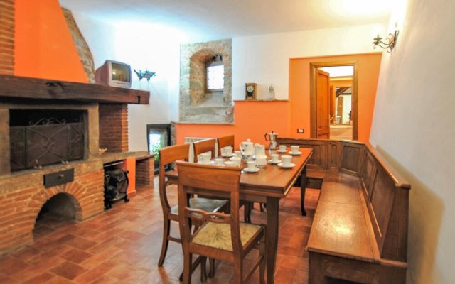 Stunning Home in Marliana With Wifi, 2 Bedrooms and Outdoor Swimming Pool