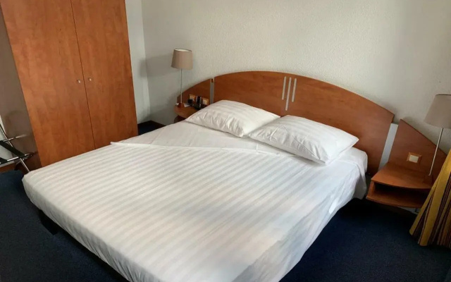 Admiral Hotel