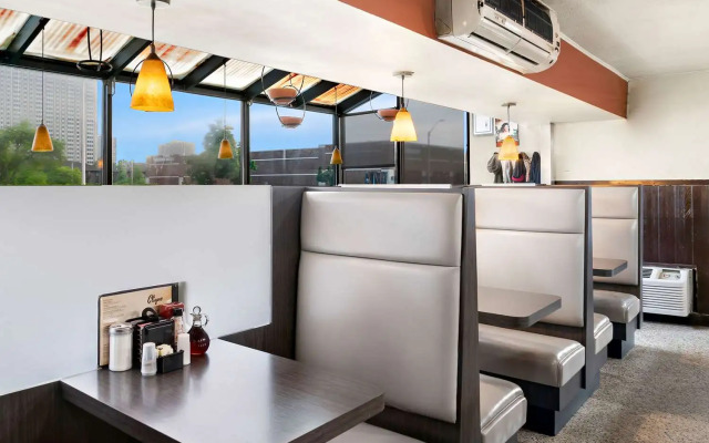 Quality Inn Detroit Downtown