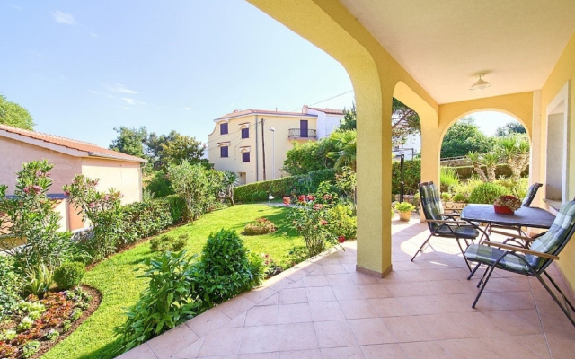 Pleasant Apartment in Vantacici Amid the Sea