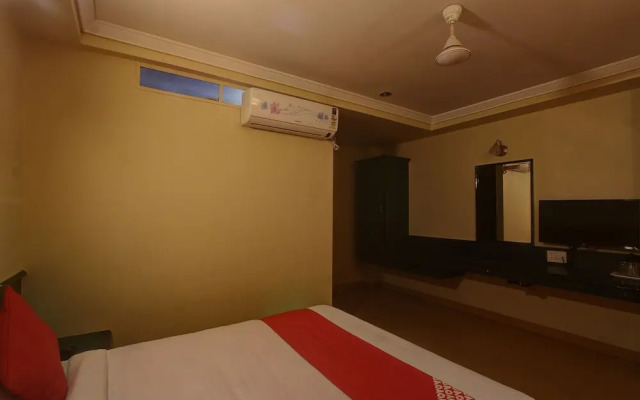 OYO 14695 Shrusti Comfort