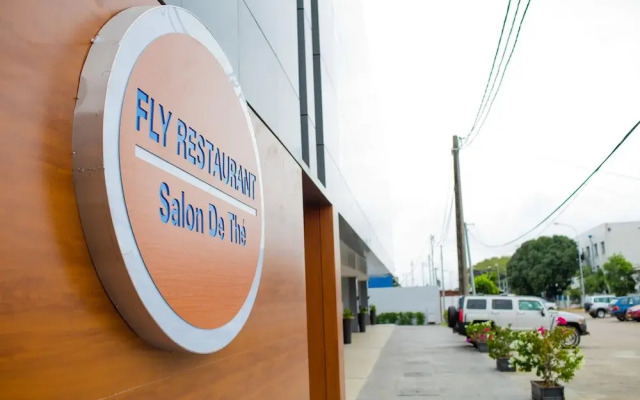 Fly Hotel