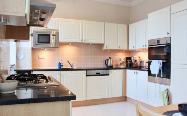 1 Bedroom Flat Apartment