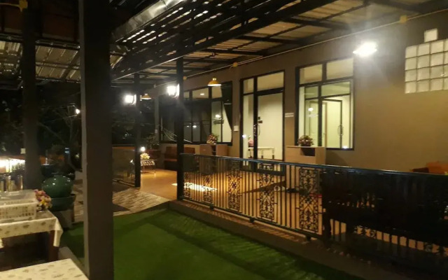 Chomthong Boutique House
