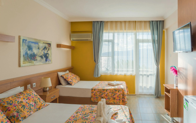 Aqua Nina Resort Hotel
