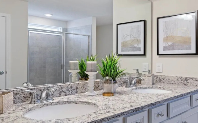 Extraordinary 5BR Private Pool Near Disney Area!