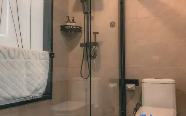 Shankee Hotel (Bome Passenger Station)