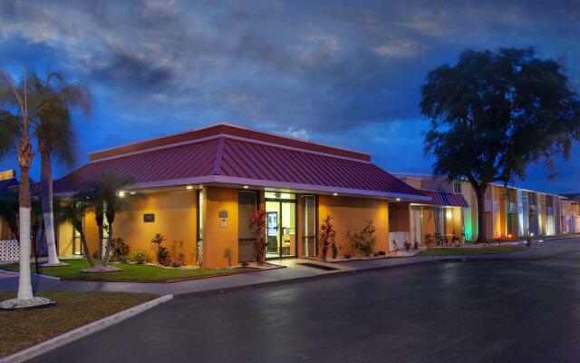 Stayable Suites Kissimmee East