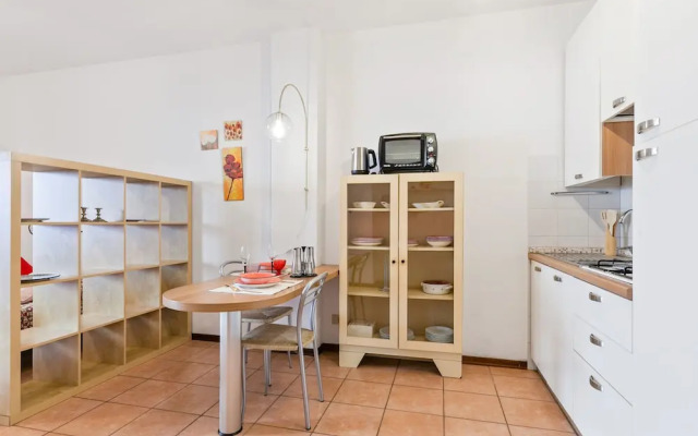 Airport & Station Flat - Private Parking