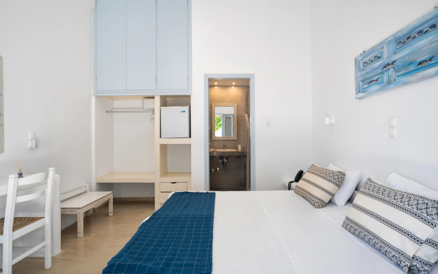 Iris Hotel