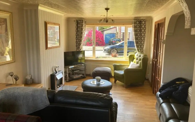 3bed House - Family Friendly - Close To Lochness