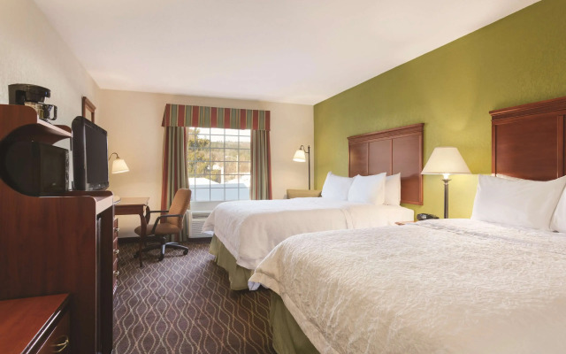 Hampton Inn & Suites Greenfield