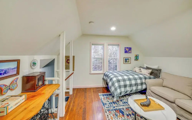 13 Mi to Skiing: Downtown Wallace Home w/ Deck