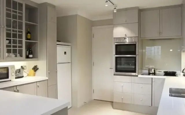 A Place Like Home - Chelsea Apartment with River Views