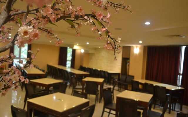 SLV Business Hotel