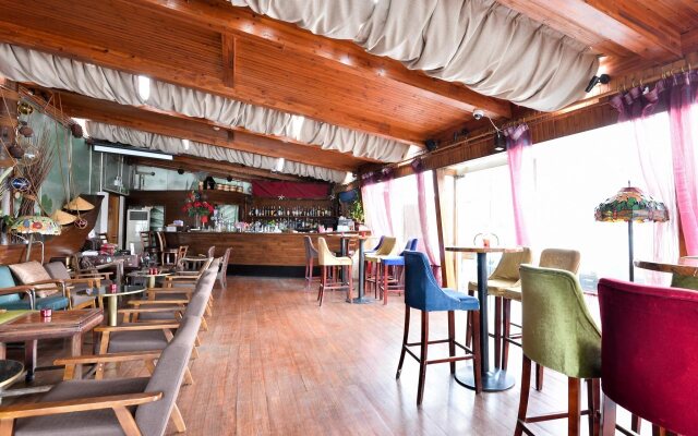 Captain Hostel