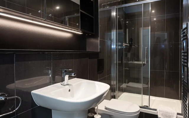 Modern, Stylish 1BR Apartment Nearby AO Arena