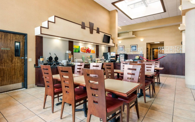 Quality Inn & Suites Tarpon Springs South