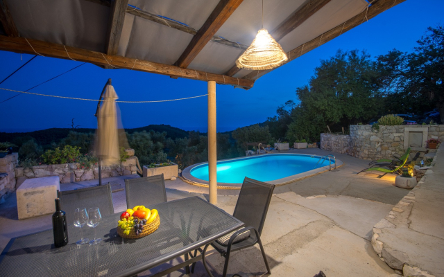 Holiday house Stone - pool house: Babino Polje, Island Mljet