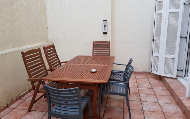 Cosy Apartment with patio