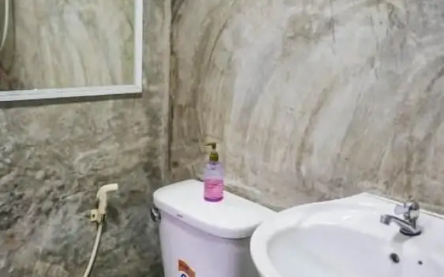 Roomquest Amphawa Vaylasamran Floating Market