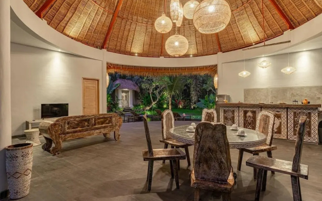Brand New luxury 3BR Villa Ethnic Ubud 2