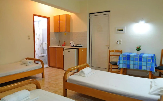 Nikos 2 Studios & Apartments