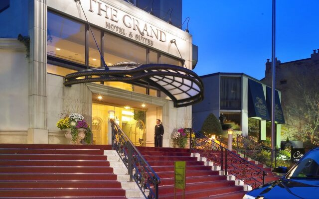 Grand Hotel & Suites