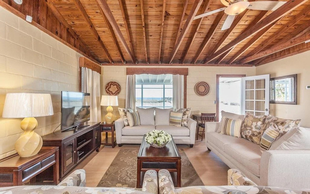 Seashell 3 Br Home by RedAwning