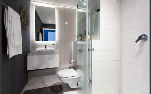 CBD Luxury Apartment