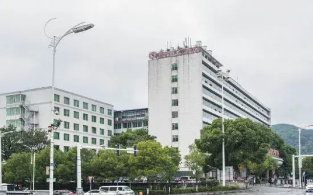 Dolton Lushan Hotel