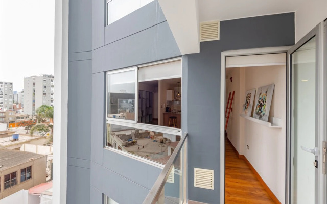 Trendy Host Canvas, Miraflores