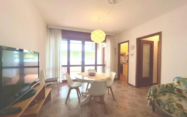 Sunny Beachside Apartment in Grado