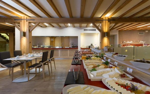 Hydrama Grand Hotel
