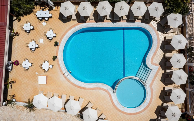 Metaxa Apartments