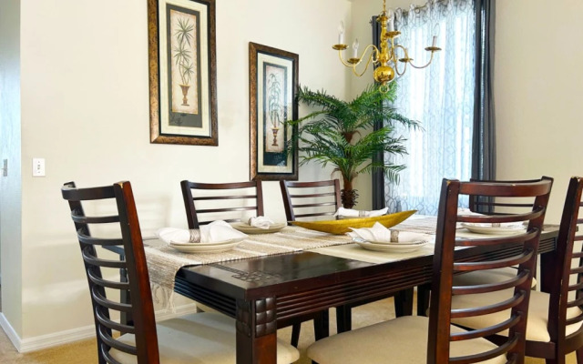 1132 Two En Suites, Davenport, US